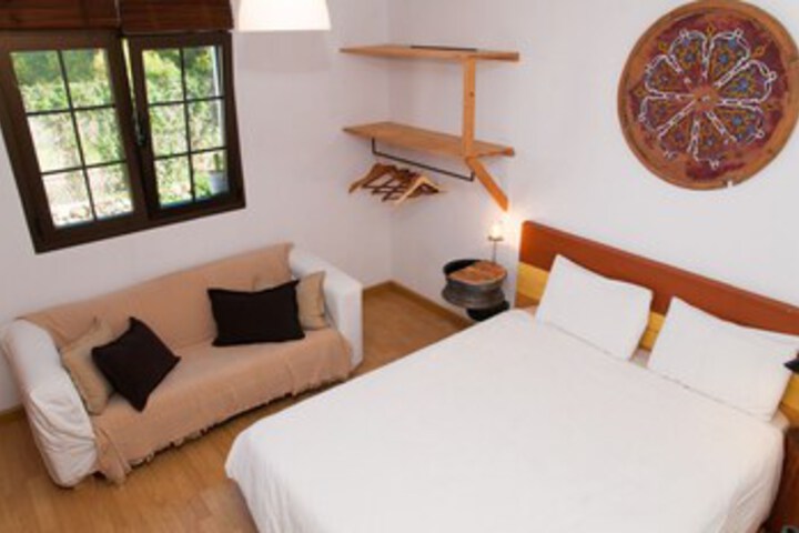 Room 32 of 52