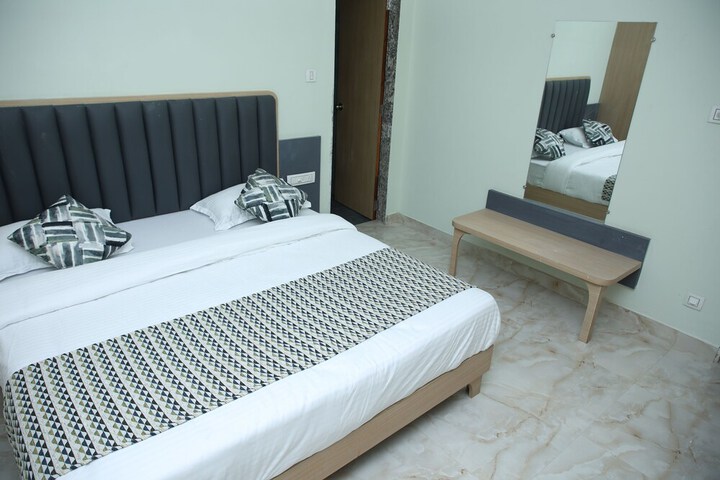 Room 14 of 50