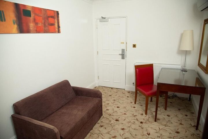 Room 5 of 19