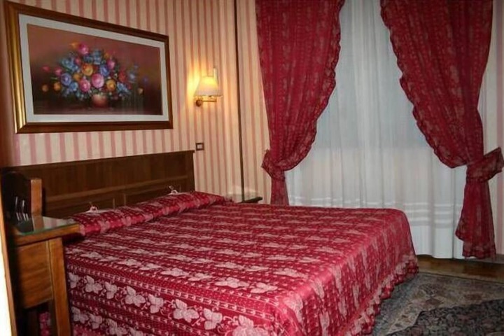 Room 26 of 52