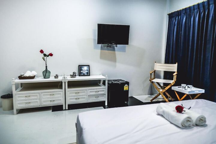 Room 27 of 52