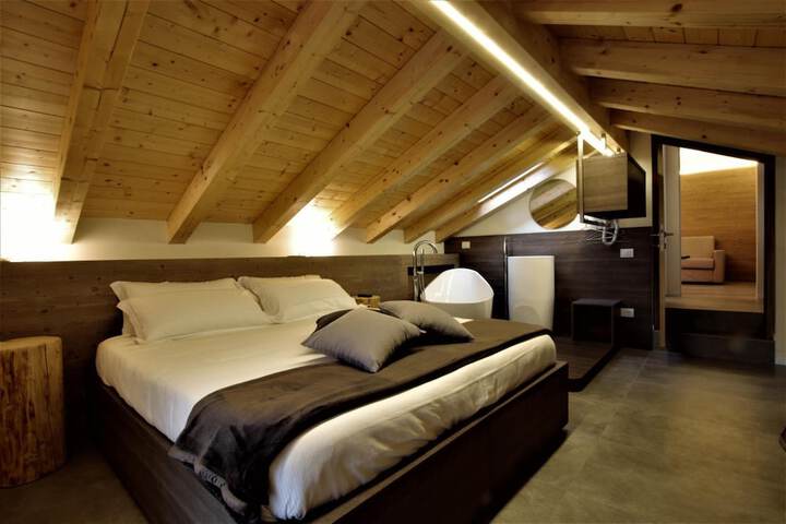 Room 9 of 45