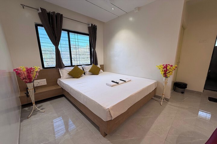 Room 10 of 17