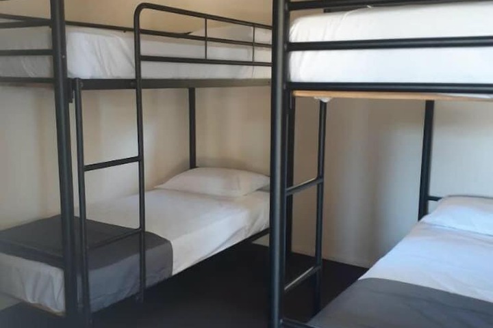 Room 16 of 94
