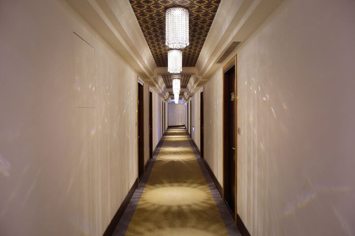 Ballroom/Hall 87 of 97