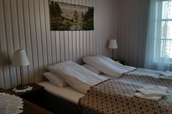 Room 14 of 37