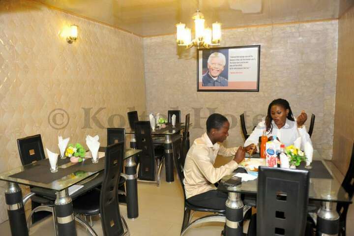 Dining 29 of 33