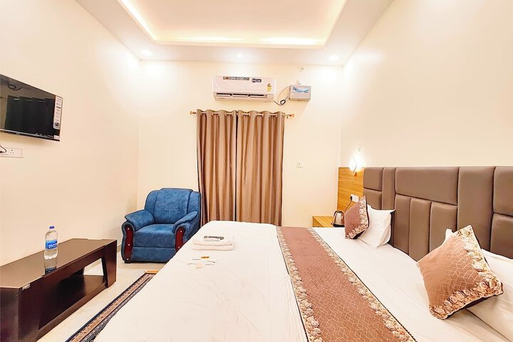 Room 15 of 31