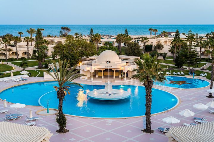 Hotel with Pool