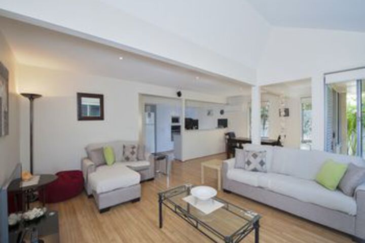 Room 4 of 30