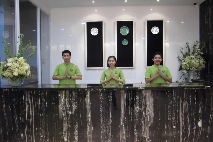 Entrance & Lobby