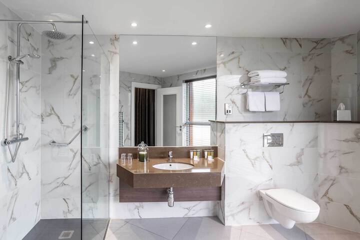 Room 21 of 47