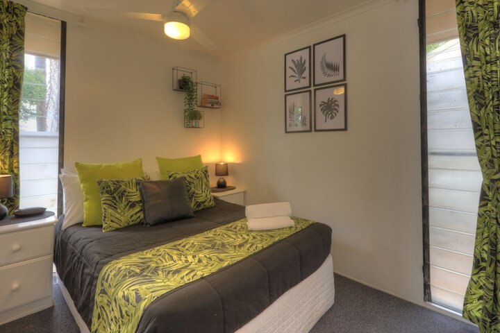 Room 4 of 13