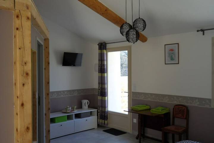 Room 2 of 39