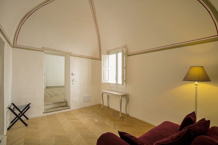 Room 82 of 181