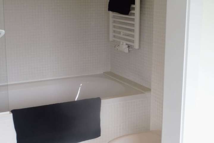 Room 7 of 19