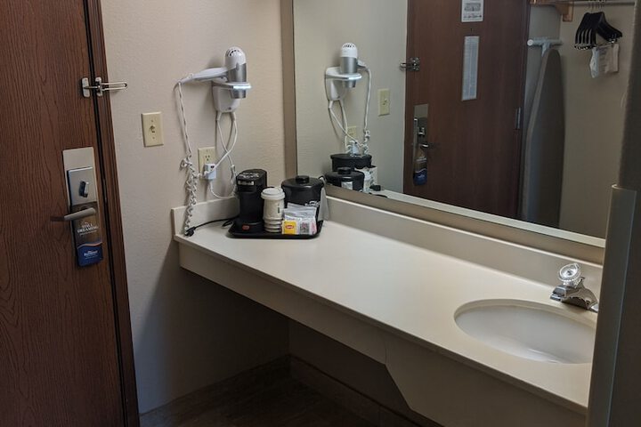 Bathroom sink