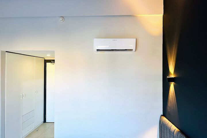Room 8 of 37