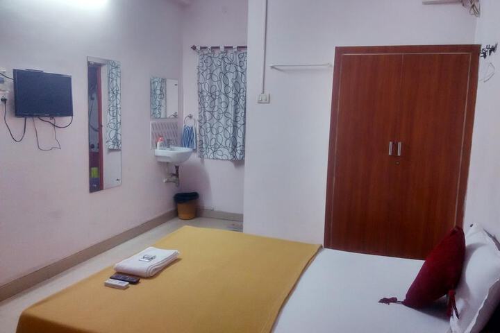Room 12 of 53