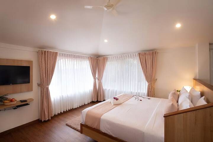 Room 8 of 53