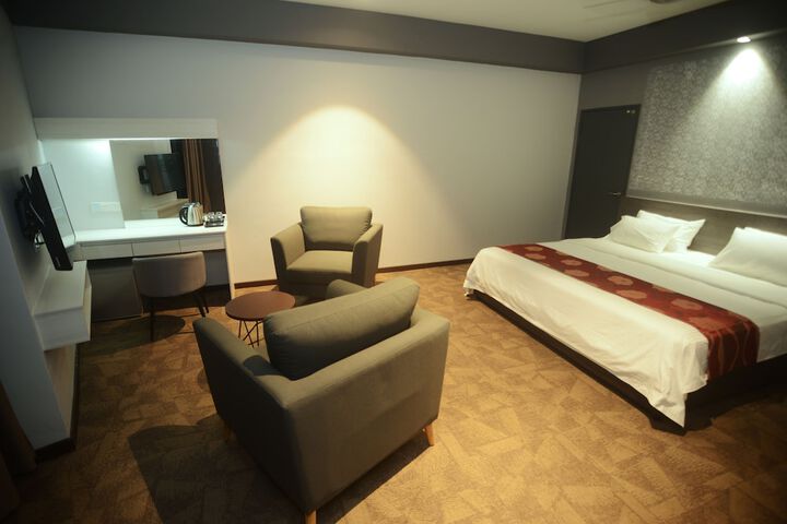 Room 9 of 23