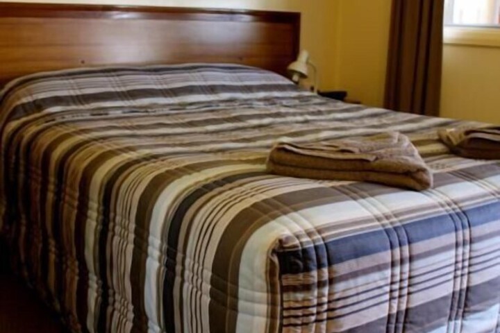 Room 8 of 15