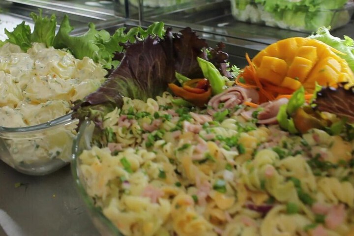 Dining 39 of 61