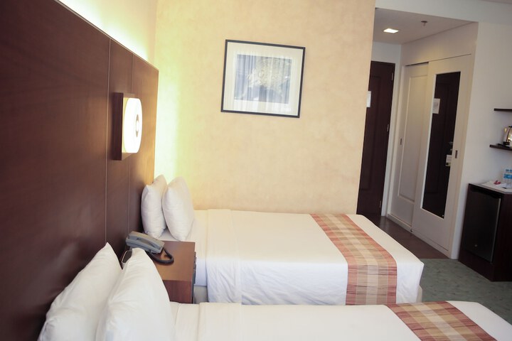 Room 12 of 73