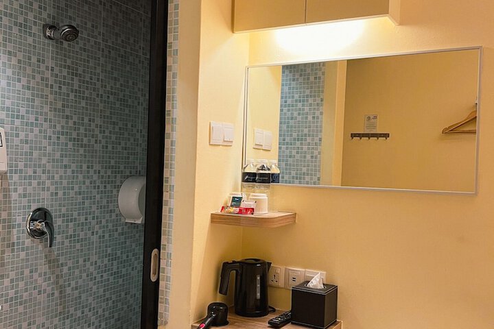 Room 21 of 34
