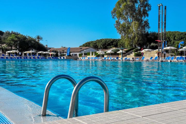 Pool 56 of 131