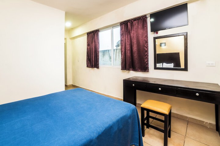 Room 12 of 27