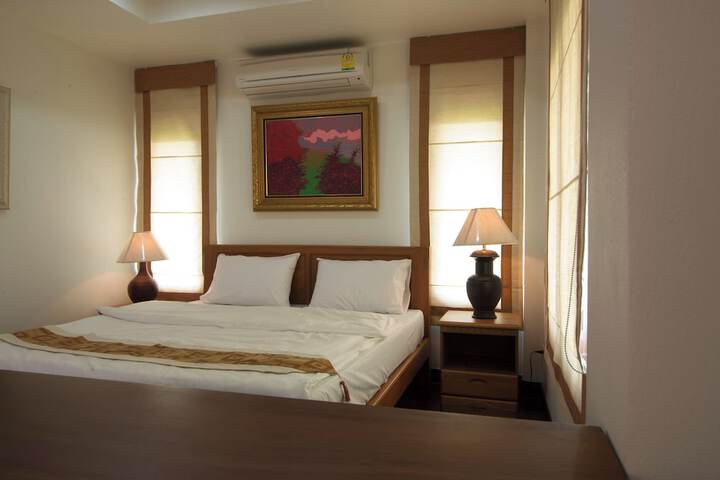 Room 13 of 40