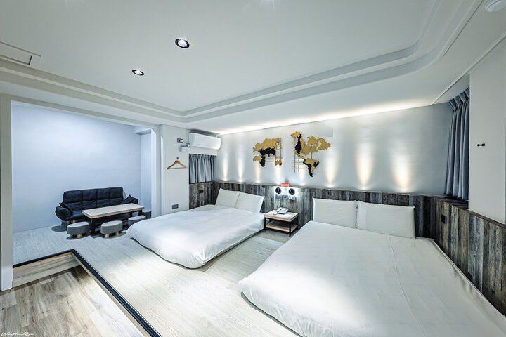 Room 7 of 42