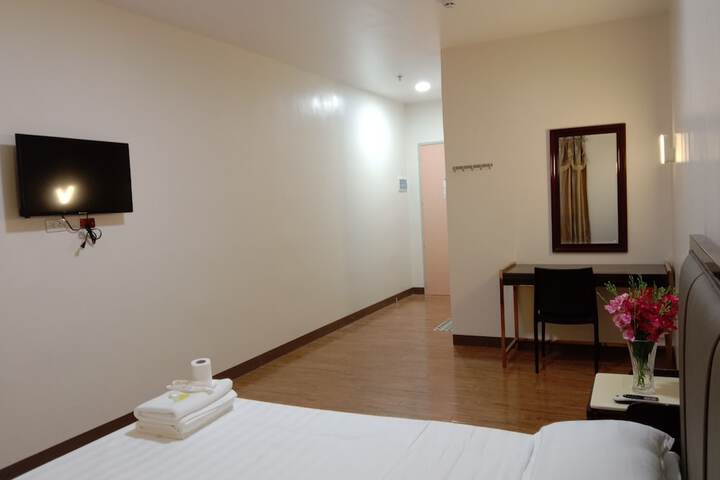 Room 6 of 40