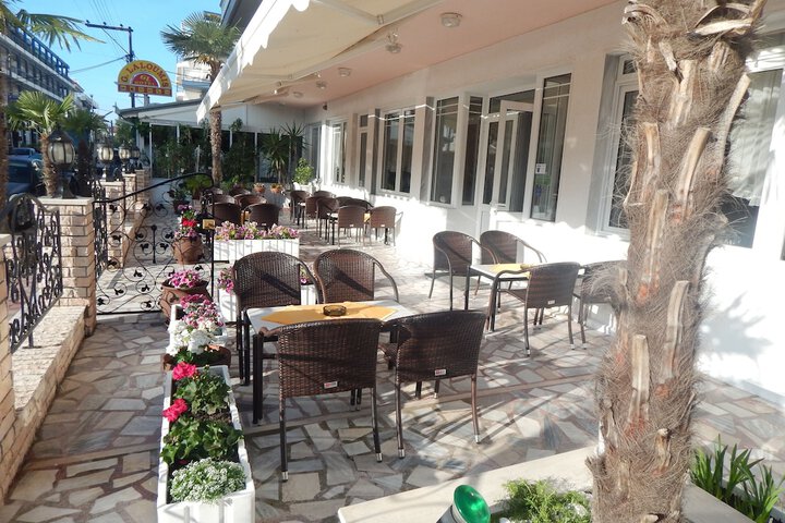 Terrace/Patio 63 of 65