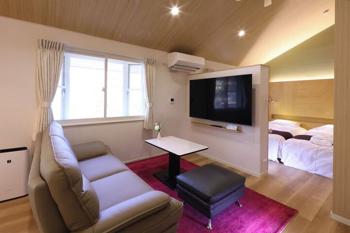 Room 43 of 84