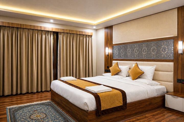 Room 4 of 14