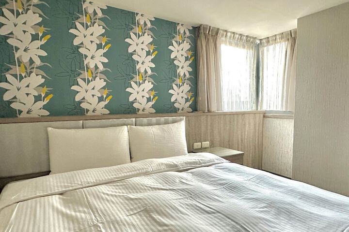 Room 15 of 30
