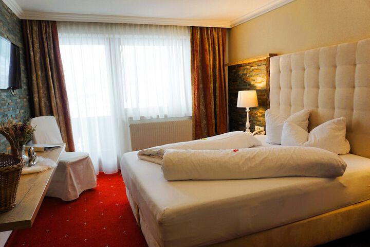 Room 14 of 80