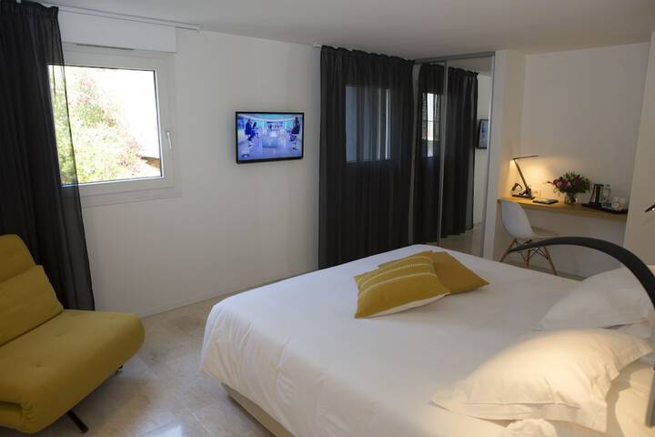Room 8 of 71
