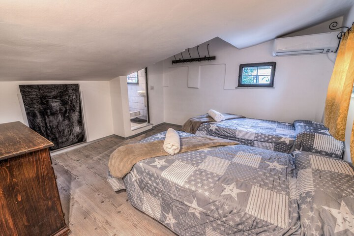 Room 8 of 61