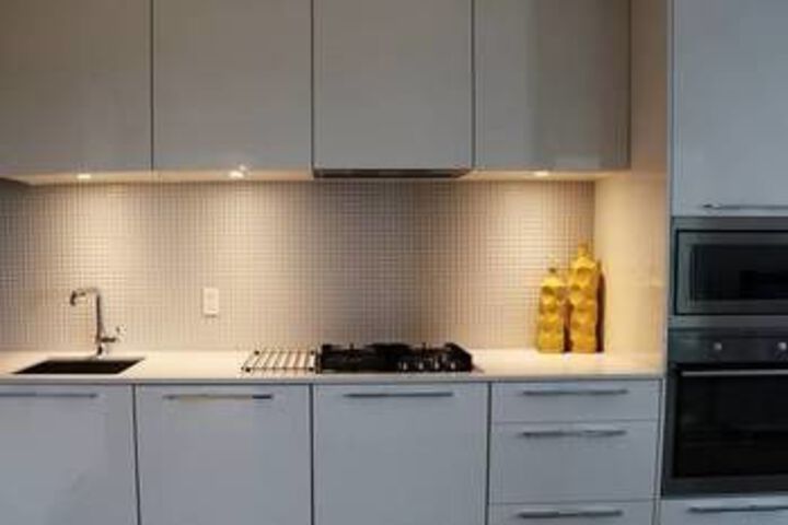 Room 16 of 18