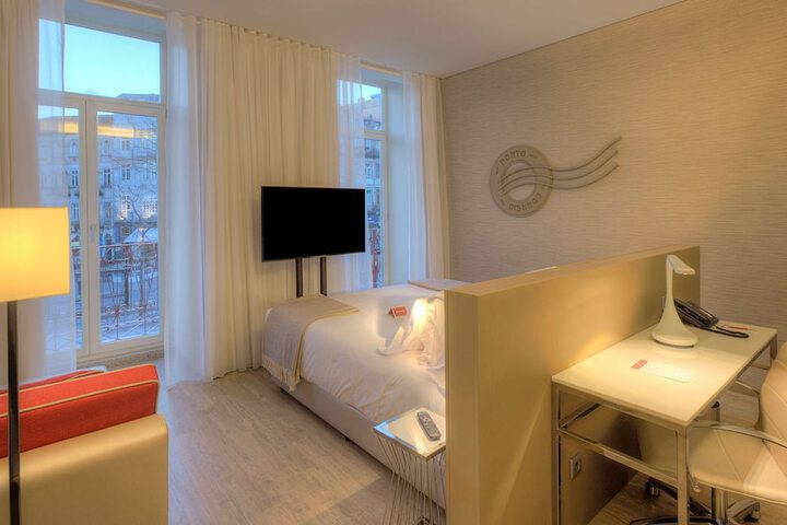 Room 22 of 64