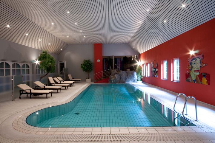 Pool 14 of 51