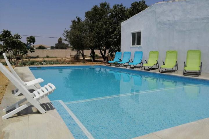 Pool 23 of 53
