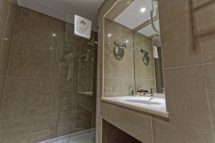 Bathroom Interior Photo