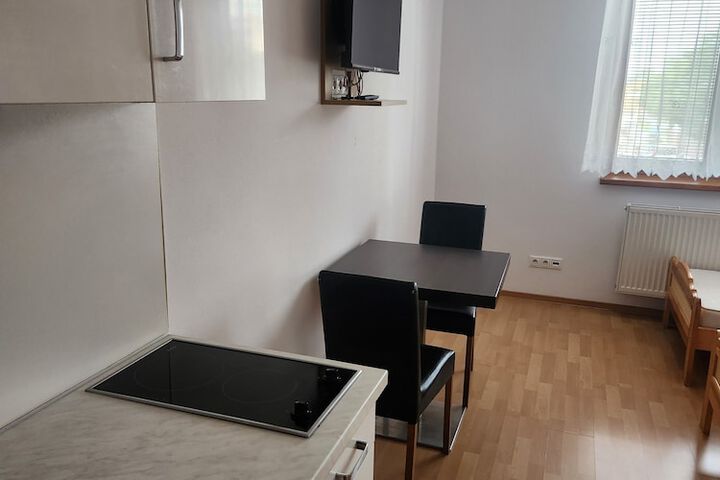 Room 8 of 25