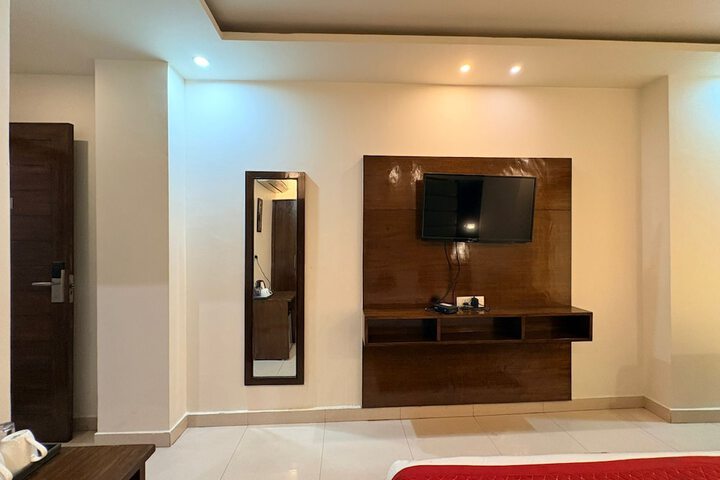 Room 14 of 49