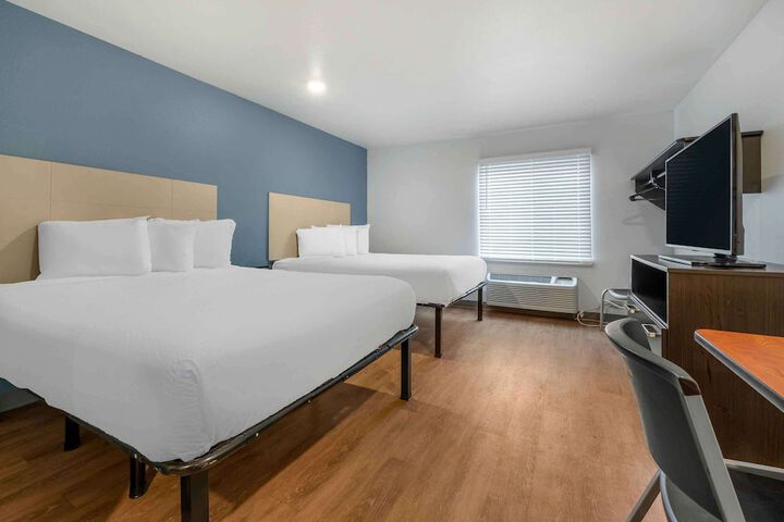 Standard Studio 1 Queen Bed (7 of 10)