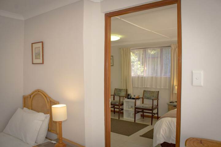 Room 14 of 98